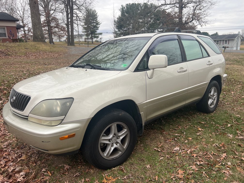 1999 Lexus RX 300 Multipurpose Vehicle (MPV)