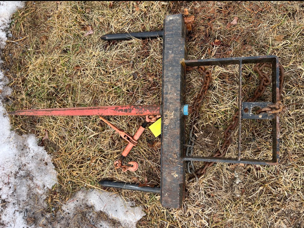 Bale Spear with Ratchet Chain Binder