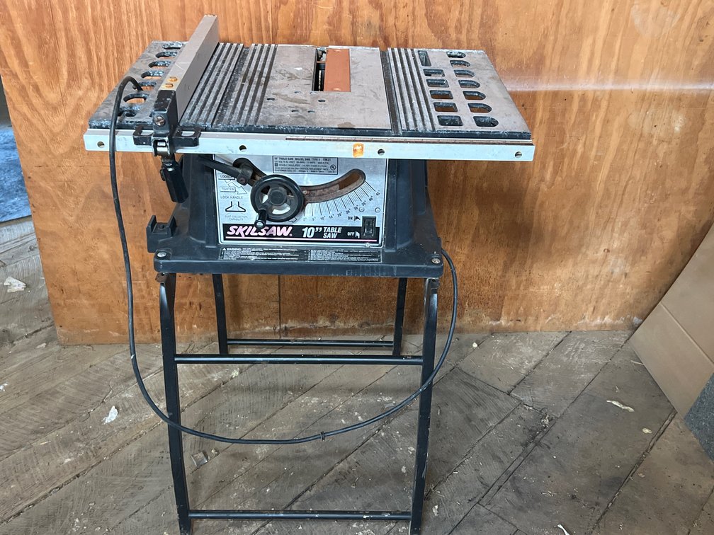 Skilsaw 10” Table Saw 35”T x 26”W x 19”D