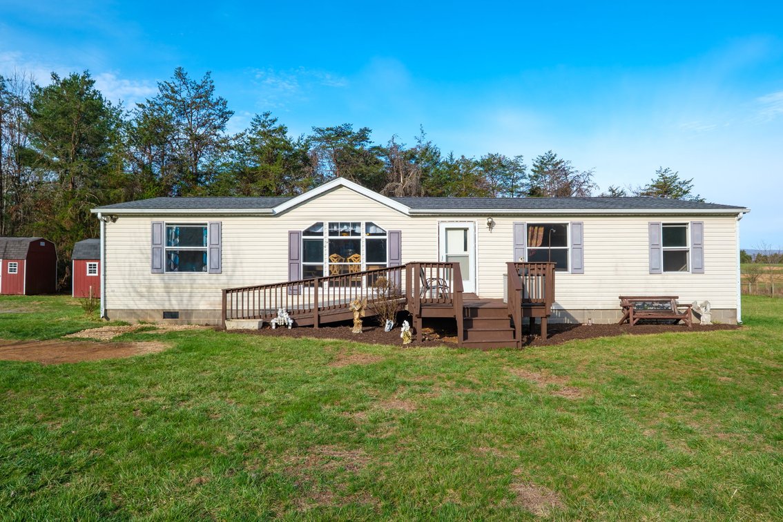 3 Bedroom 2 Bath Home on Two Acres Rockingham County Near Elkton VA