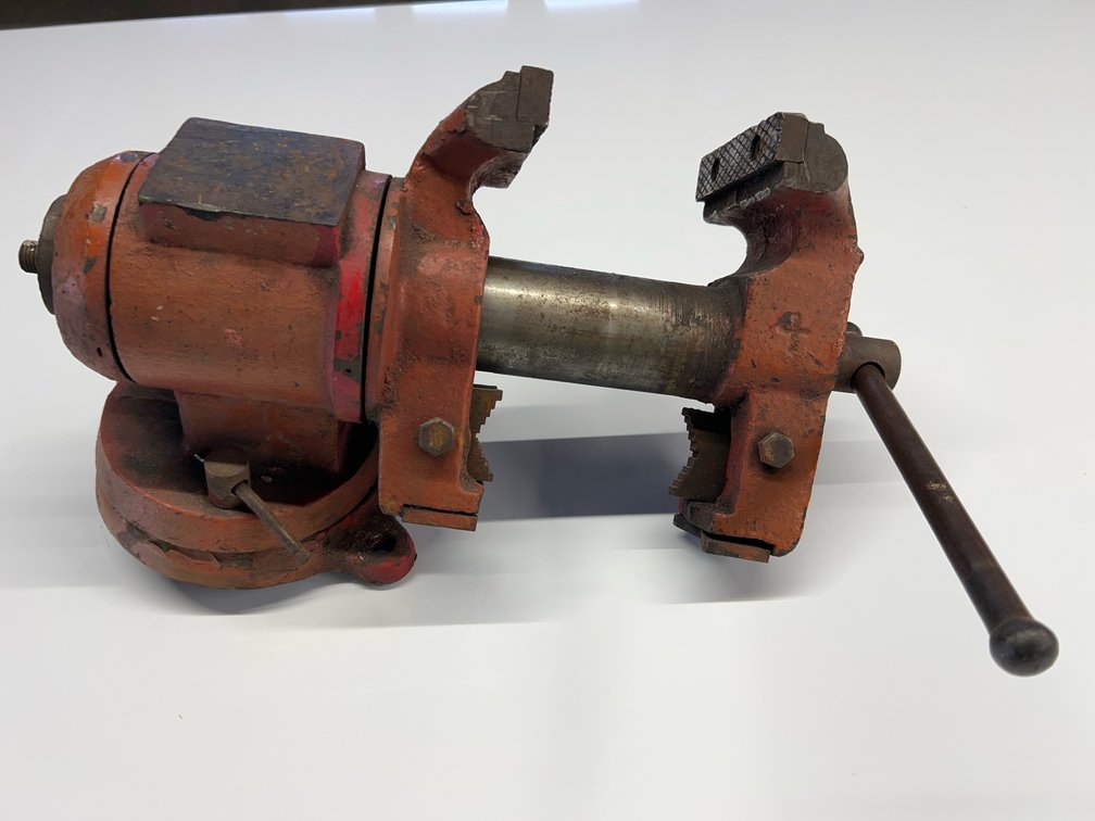 4” Bench Vise W/Swivel Base, Anvil Surface & Hardened Jaws for Clamping