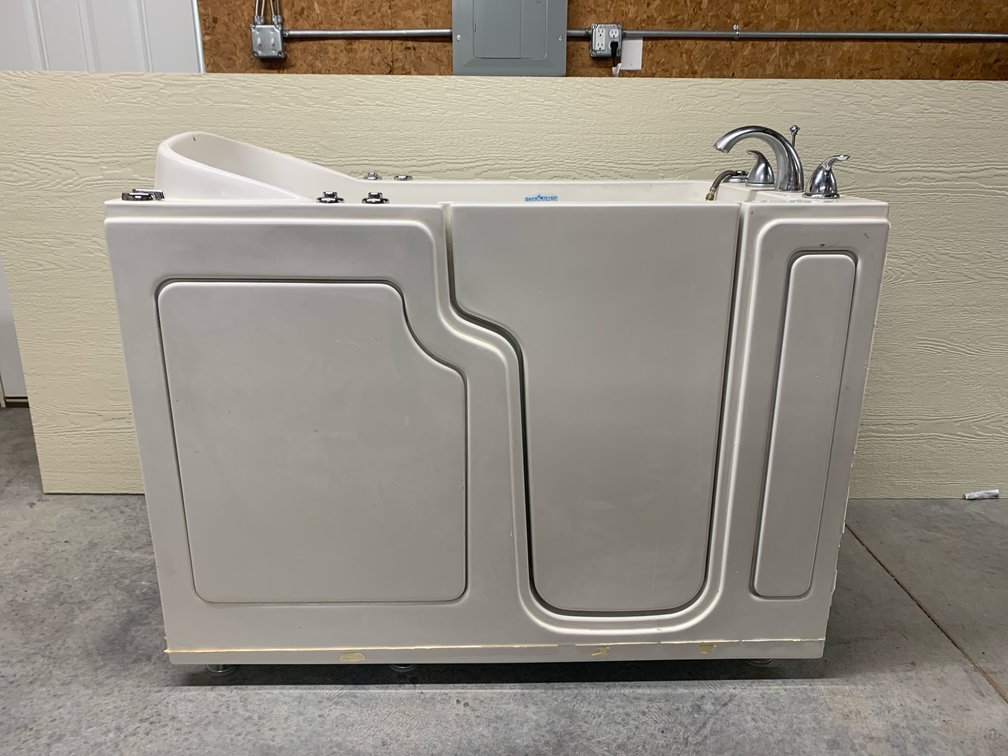 Walk In Jet Tub. 53” Long 29” Wide 36” Tall. Works.