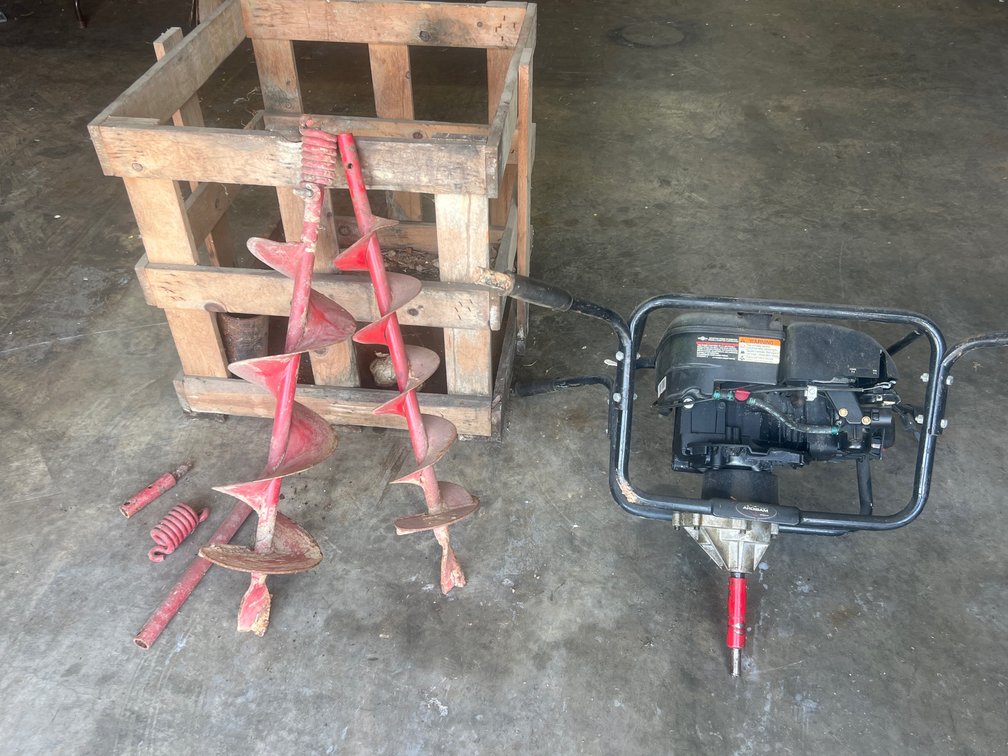 Earthquake Briggs & Stratton 825 Series 190cc Two Person Auger