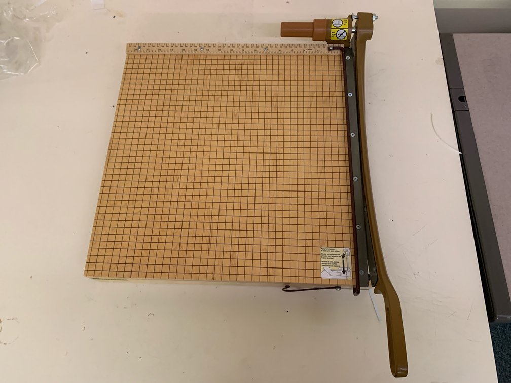 Material Cutter With 18 1/2” Cutting Area