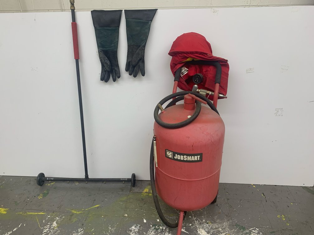 Jobsmart Sand Blaster With Extension, Gloves, and Helmet