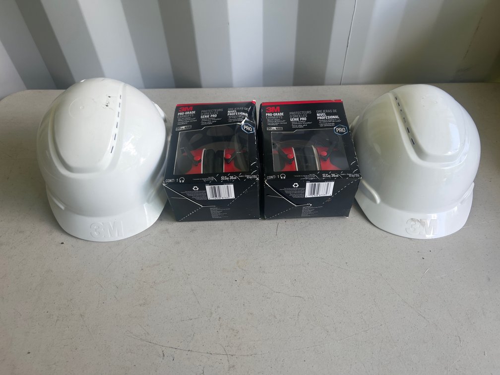 3M Pro-Grade 30db NRR Earmuffs & 3M Safety Helmets -Brand New