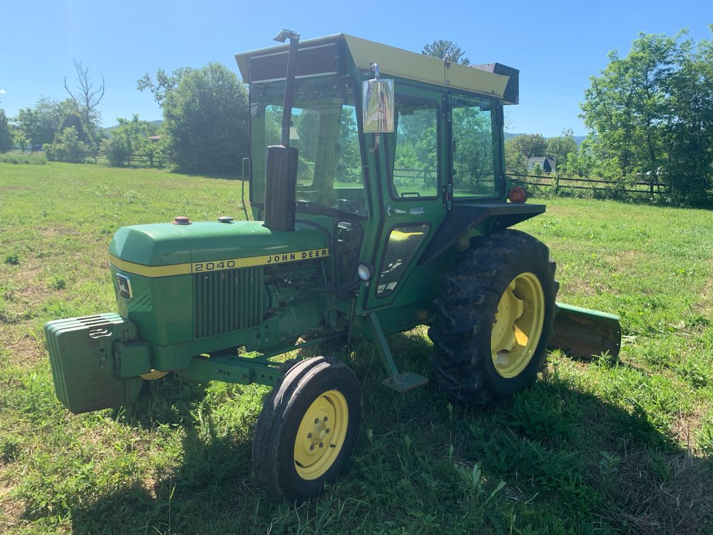John Deere 2040 With Cab and 8’ Blade. Starts And Runs Good