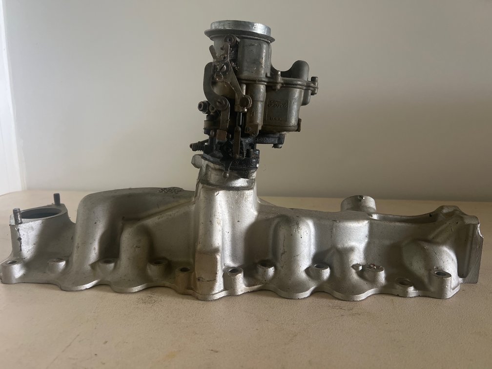 Flat-Head Intake Manifold with Ford Carburetor