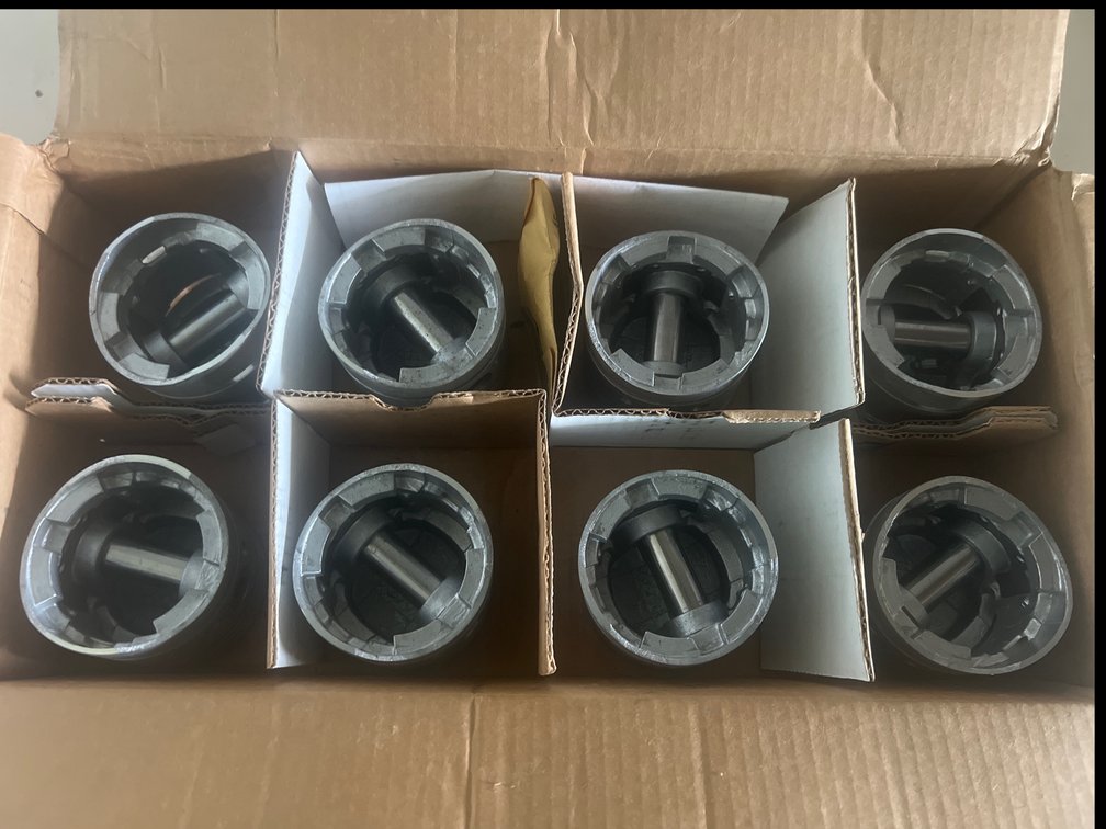 Set of 8 New Sealed Power Pistons 1003P   .060