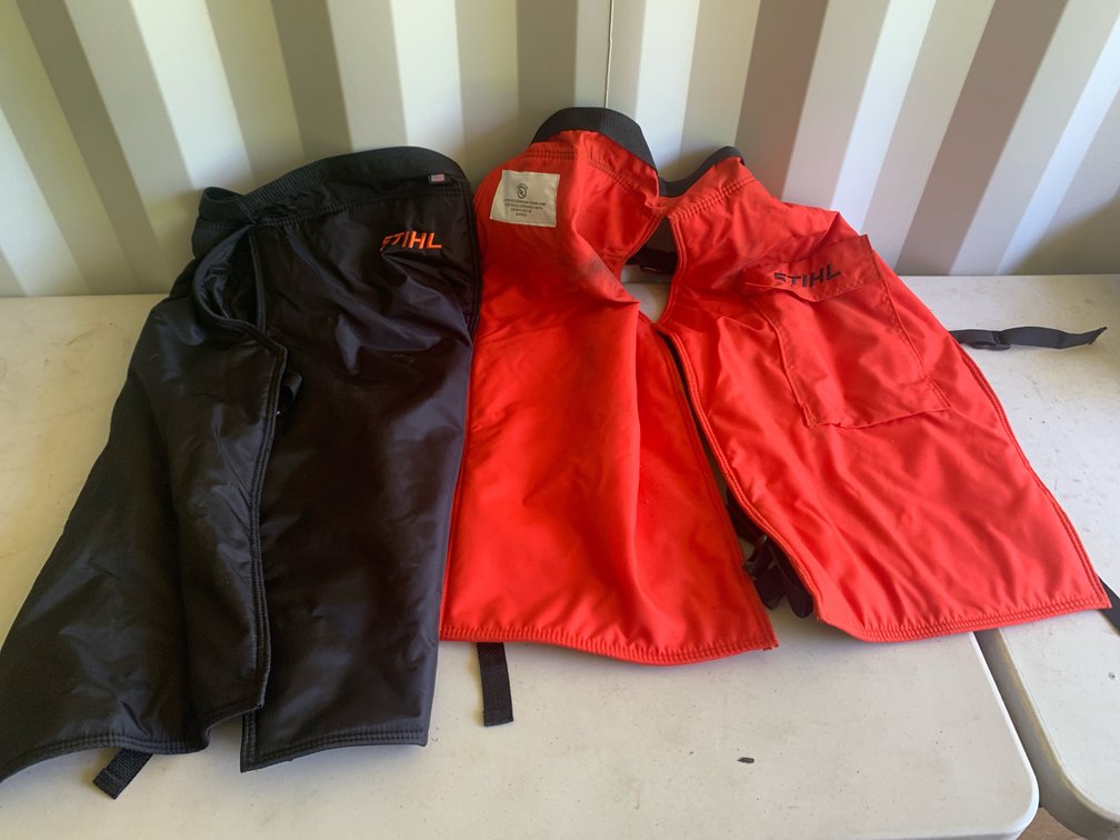 STIHL AVERTIC Chainsaw Protective Chaps (2)