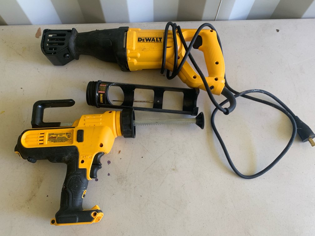 DeWalt Reciprocating Saw & DCE560 Cordless Adhesive Gun