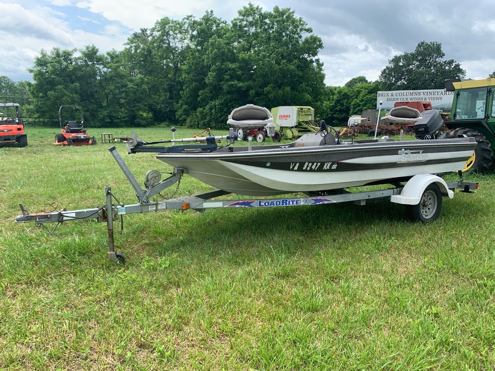 1984 Skeeter Bass Boat With Trailer. New Battery. Everything works As It Should