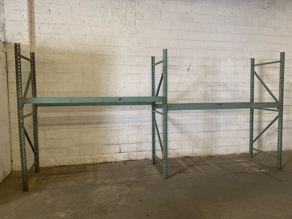Teardrop Pallet Rack Assembly