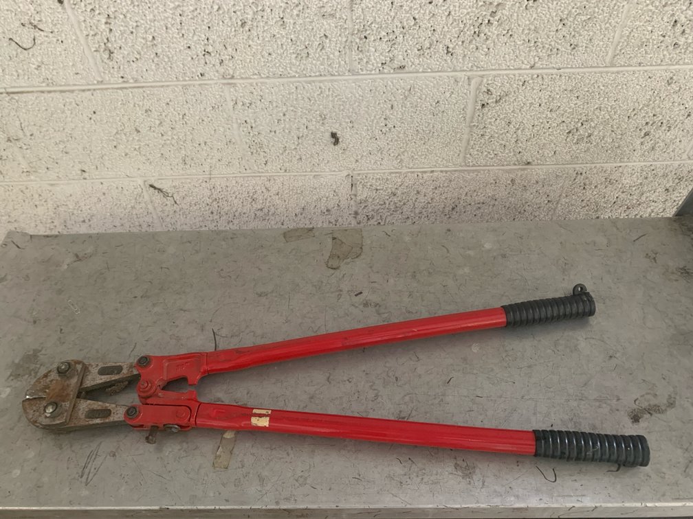 30-Inch Bolt Cutters 31" Long