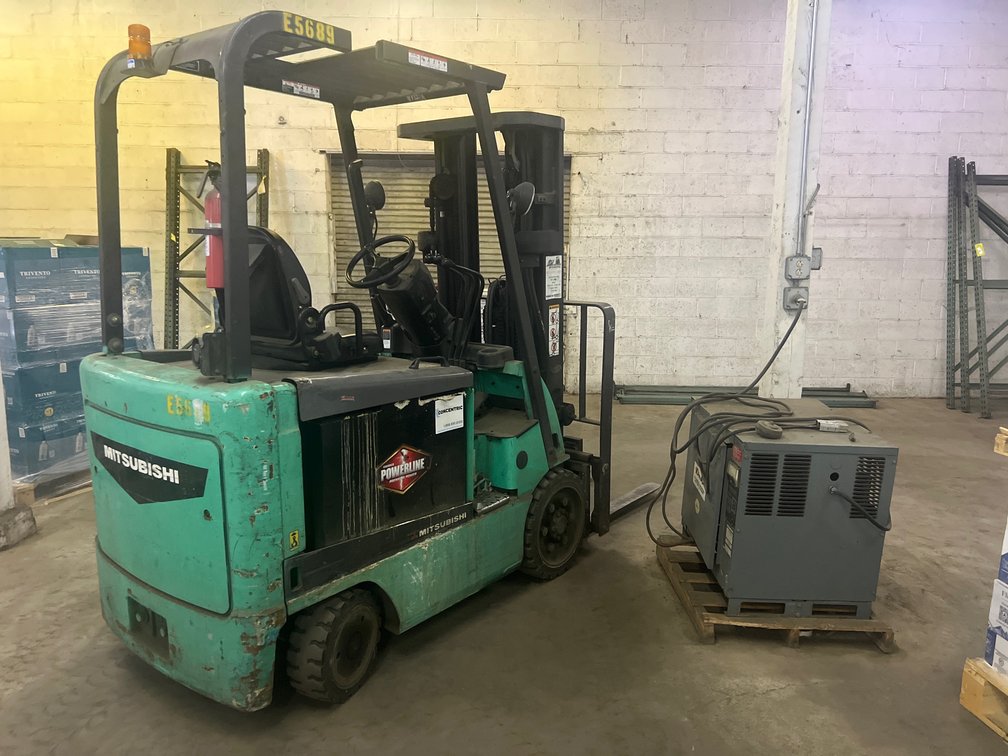Mitsubishi 3-Wheel Electric Forklift with Deka 36V Charger