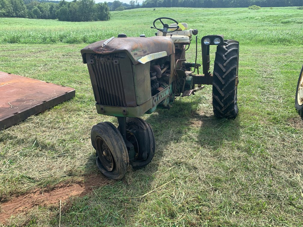 John Deere 2010R Row Crop Tractor With The 4cyl. 145 cu. in (2.4L) Gasoline Engine. Does Not Run