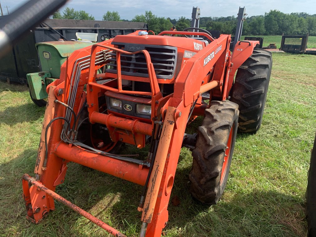 Kubota M4900 Tractor With LA 1002 Loader. Does Not Run