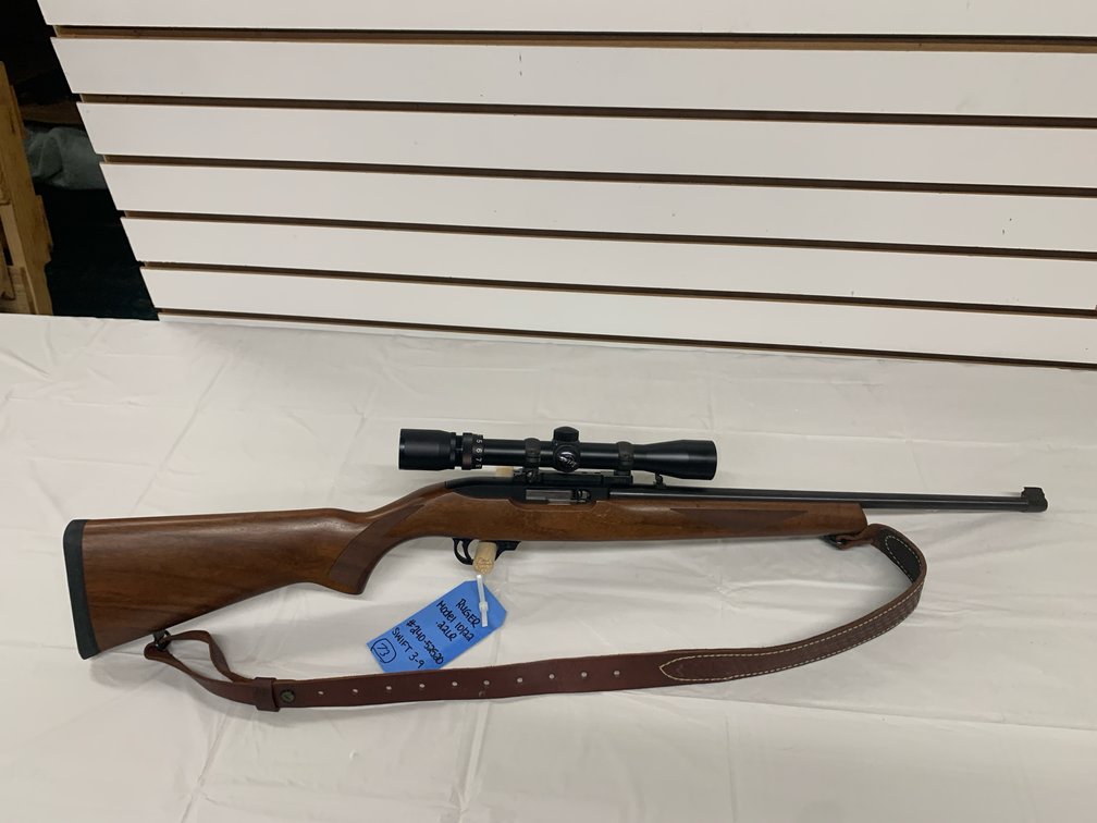 Ruger Model 10/22 Carbine .22 LR Rifle with Swift Scope