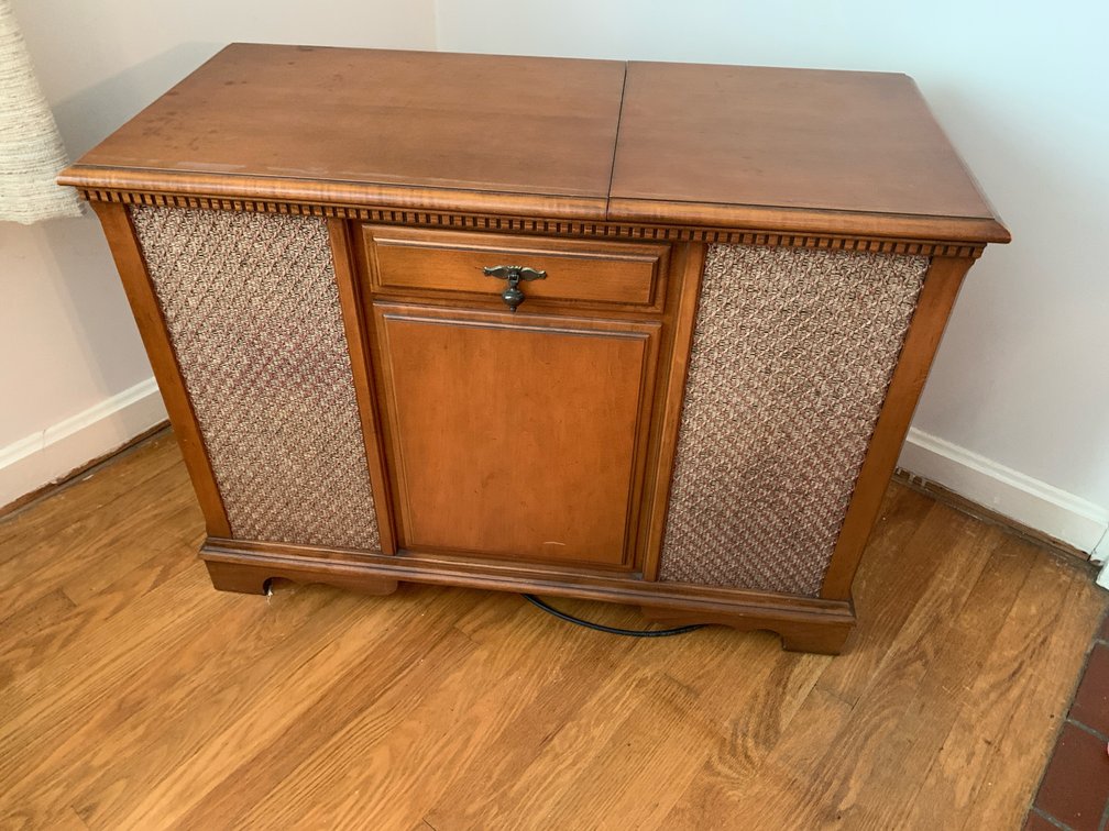 V-M Corporation Model 973 Wood Stereo Console