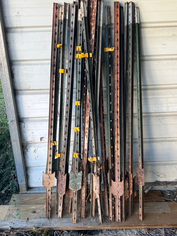 Lot of 22 Steel Fence T-Posts with Electric Fence Insulators