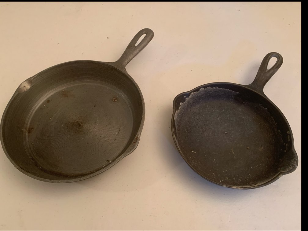 Cast Iron Skillets with Dual Pour Spouts
