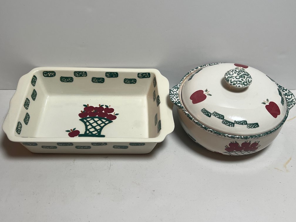 Ceramic Apple Pattern Baking Dish and Covered Casserole
