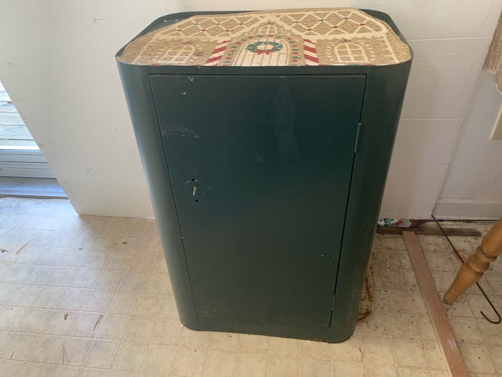 Dark Green Single-Door Metal Storage Cabinet