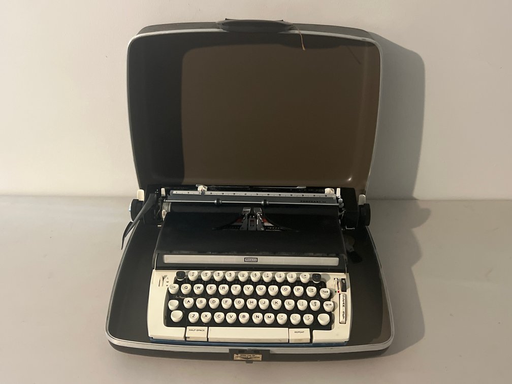 Sears Forecast 12 Typewriter with Carrying Case