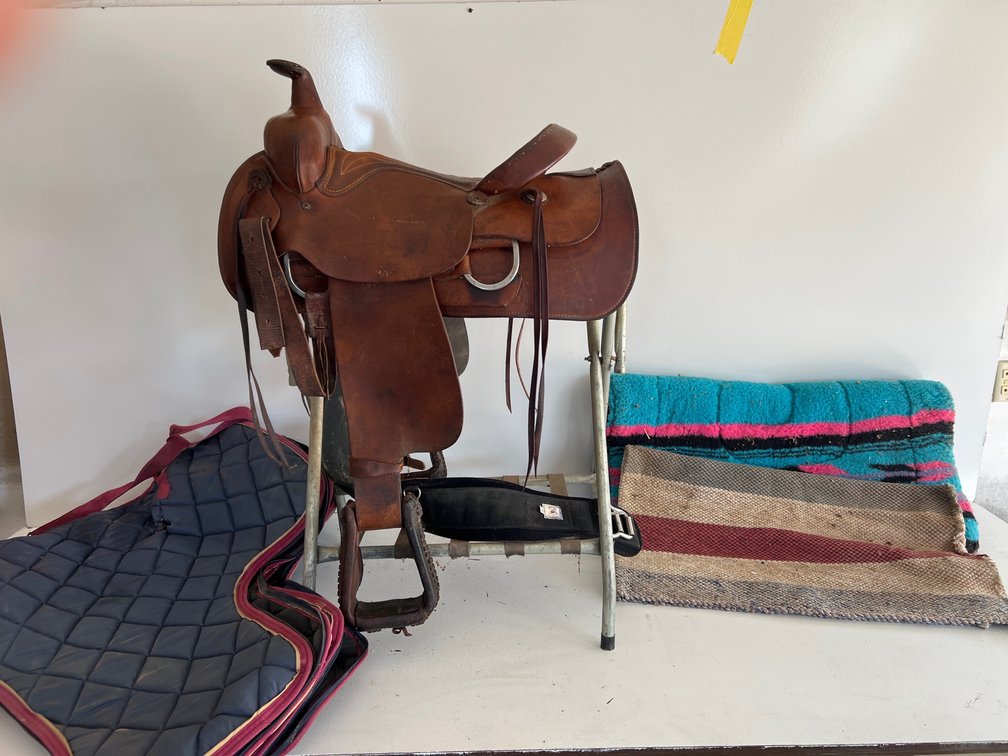 Tim Davis 16” Western Saddle, 36” Girth, Stand, Blankets and Saddle Bag