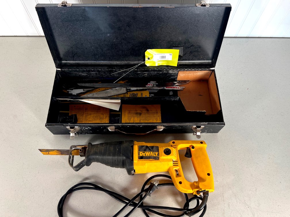 DeWalt Electric SawZaw -Works