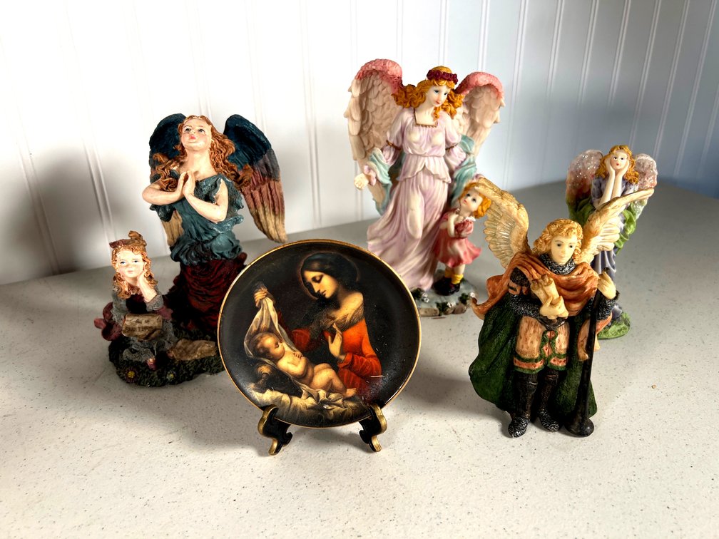 Lot of 4 Angel Figurines and 4” plate with stand