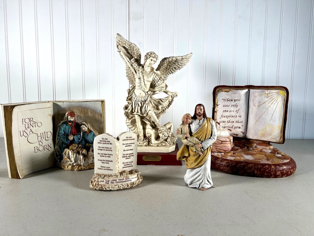 Lot of 3 Figurines