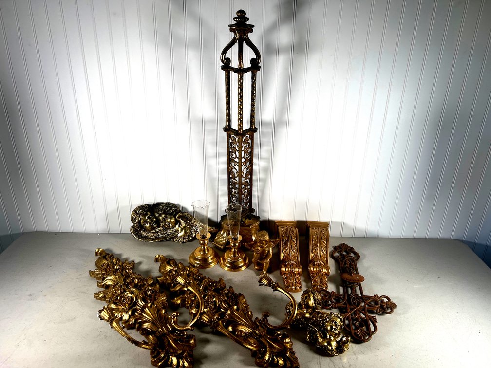 Lot of 12 Pieces Decor