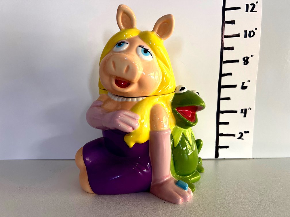 Miss Piggy and Kermit  Cookie Jar