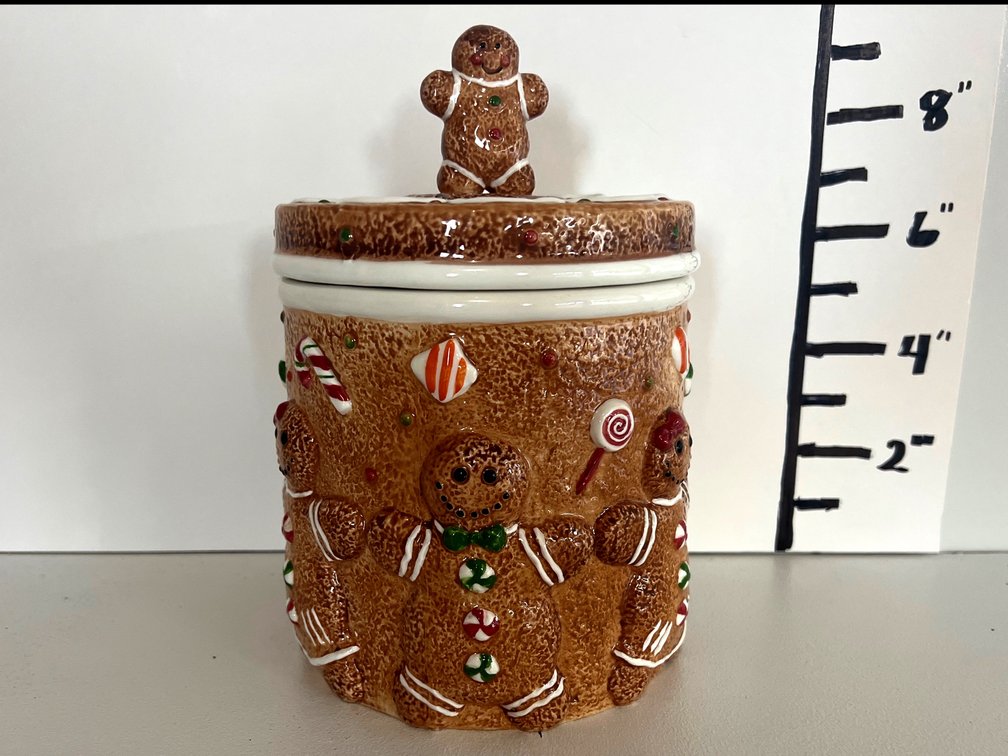 Gingerbread Boy snd Girl Cookie Jar