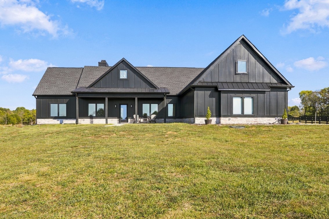 10715 Versailles Rd Rockvale, TN 37153