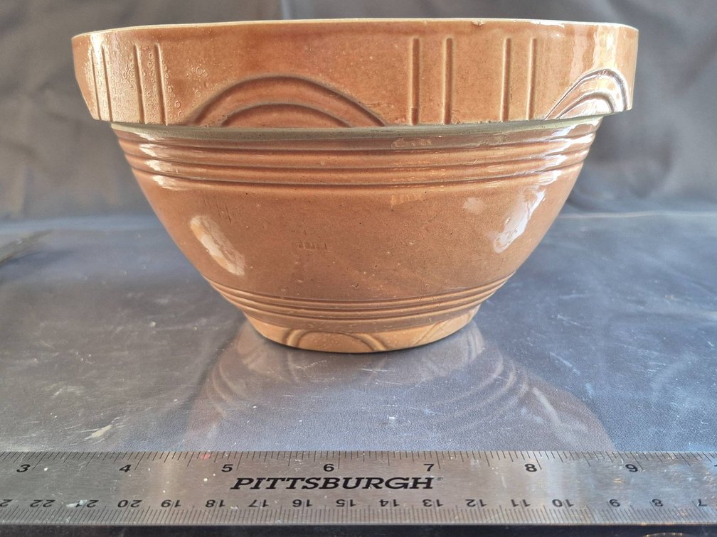 Brown USA Oven Ware Mixing Bowl, Size 8, with Geometric Design
