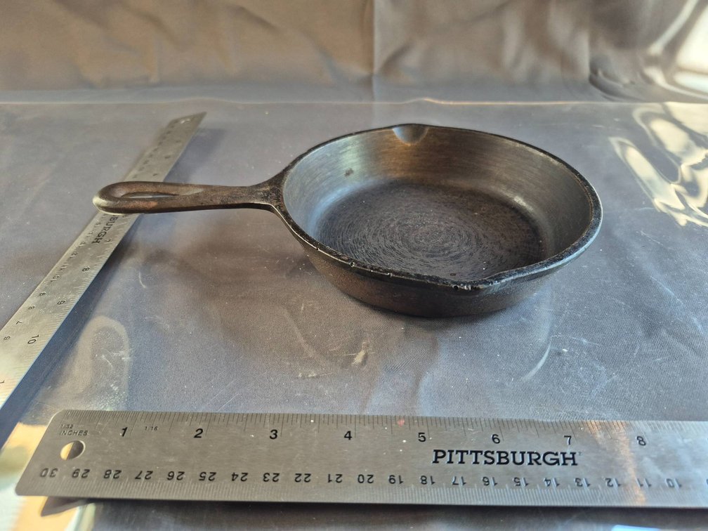 Cast Iron Skillet #3 SK with 'H' Marking