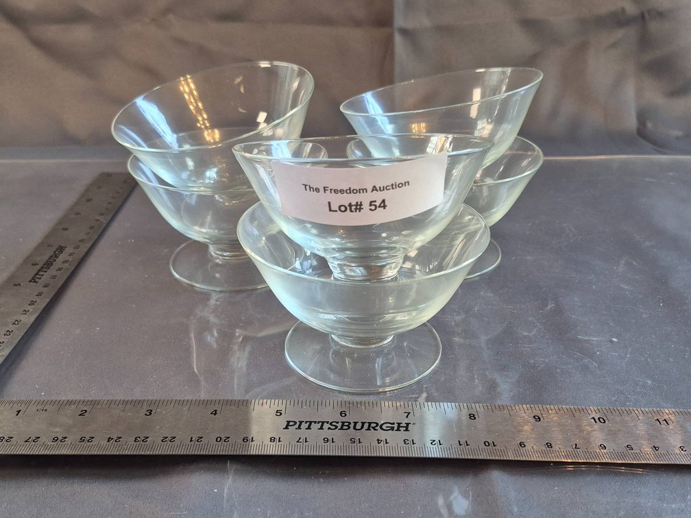 6 Clear Glass Dessert or Sherbet Cups With Pedestal Base