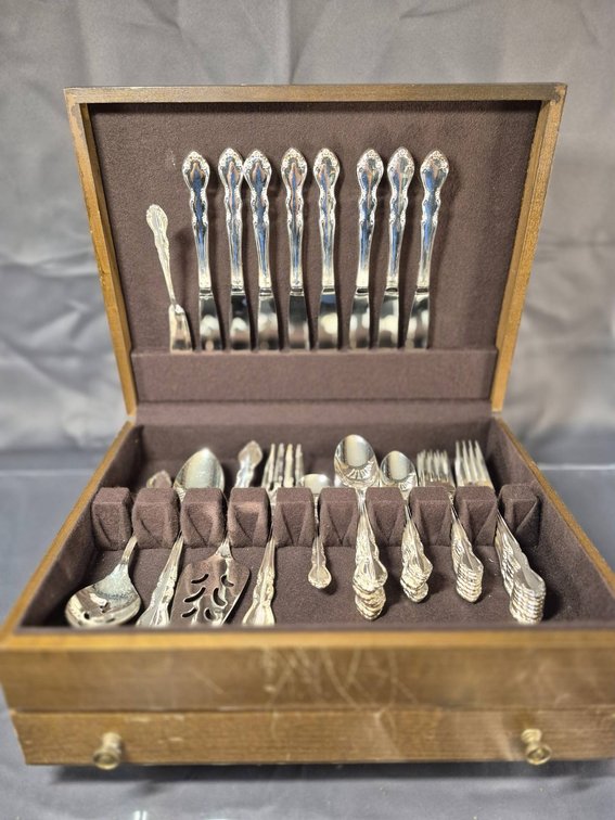 Towle E.P. Korea Silverplate Supreme Elegance Flatware Set with Case