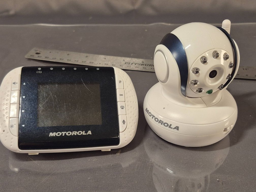 Motorola MBP33BU Baby Monitor with Camera and Accessories