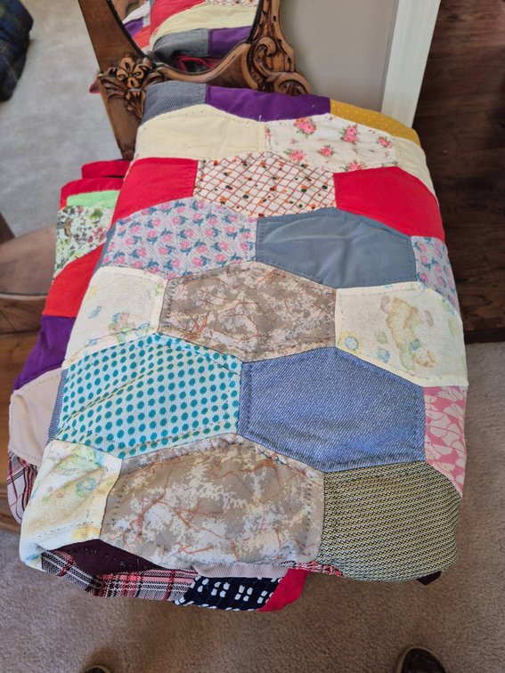 Multicolored Patchwork Quilt with Hexagonal Pattern, Lot #178