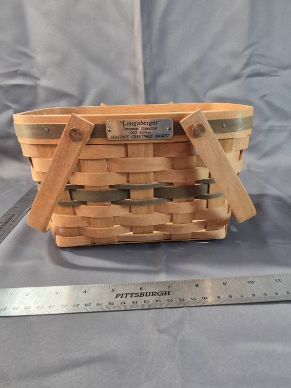 Longaberger 1992 Christmas Collection Season's Greetings Basket