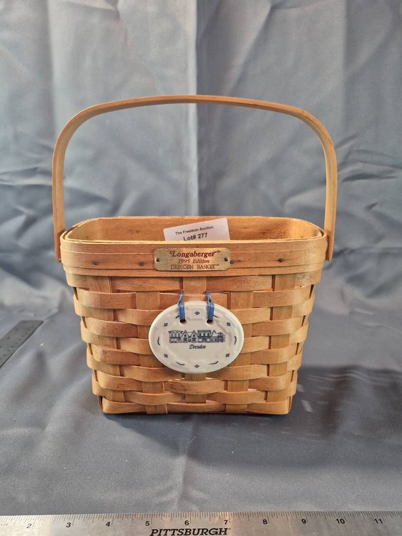 Longaberger 1995 Edition Dresden Basket with Porcelain Tag