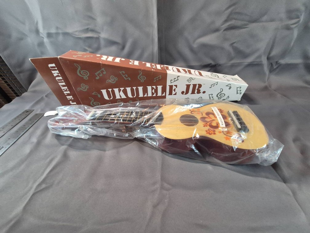 Tzu Ling Hawaii Inc. Ukulele Jr. with Original Box