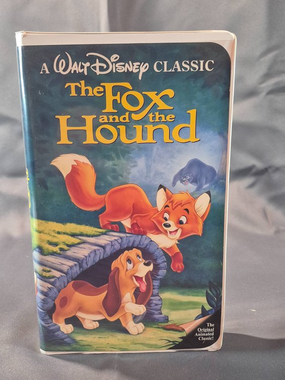 Walt Disney's 'The Fox and the Hound' and 'Robin Hood' VHS Set