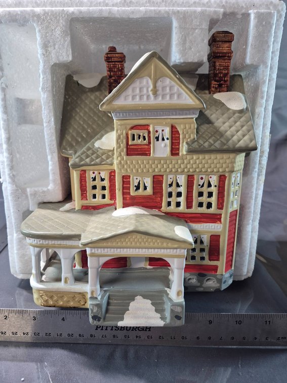 Department 56 Snow Village 'Kenwood House' Handpainted Ceramic Building