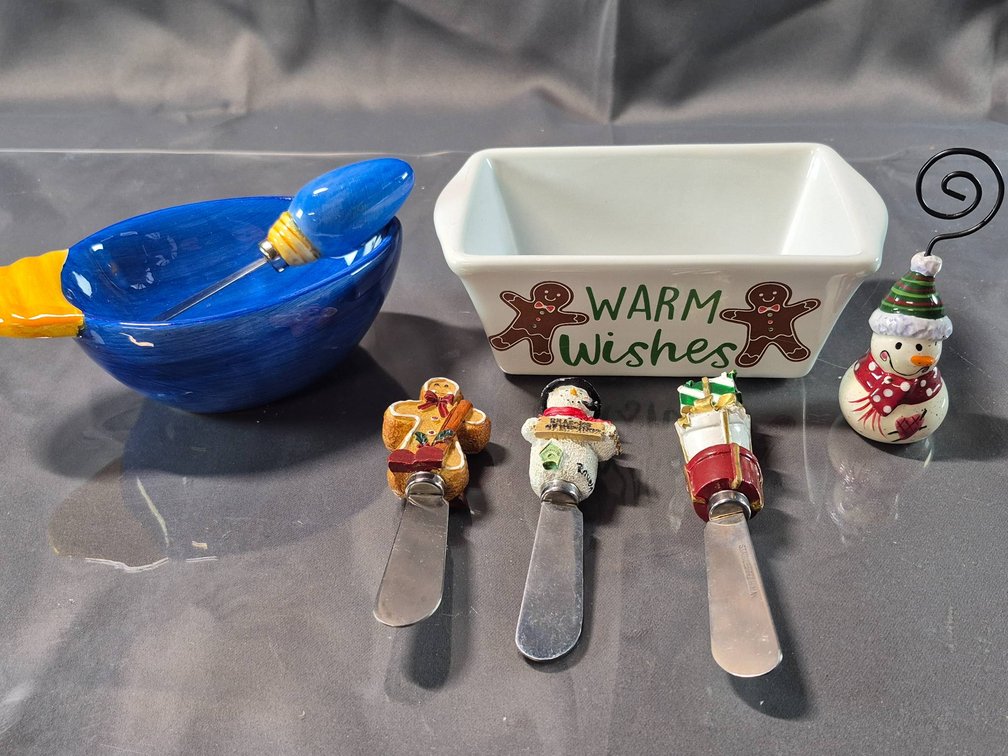 Holiday Tableware Including Spreaders, Dish, and Accessories
