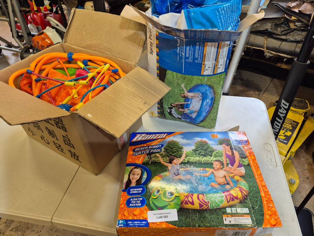 Children's Inflatable Pools and Water Play Accessories