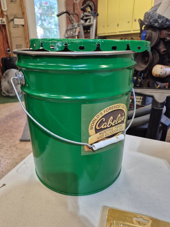 Cabela's C-40 Wildlife Feeder With Solar Charger